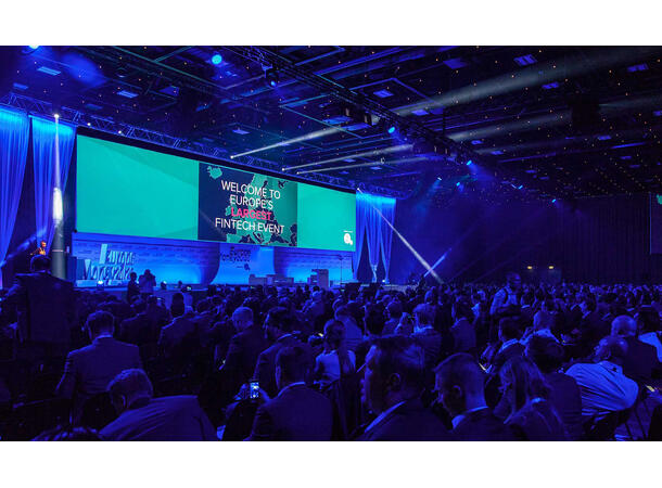 Screenline Maximillian  850x850 cm svart kasse, lystett duk